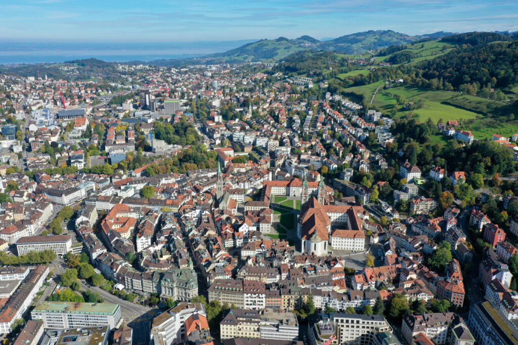 Luftaufnahme St. Gallen mit Blick auf den Bodensee
